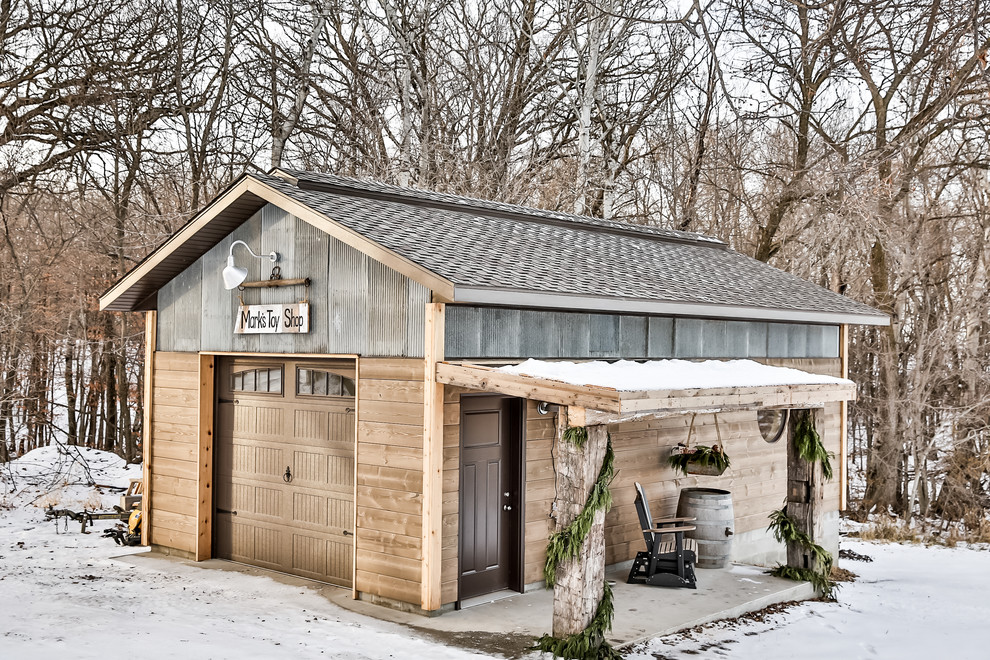 Inspiration for a mid-sized rustic home design remodel