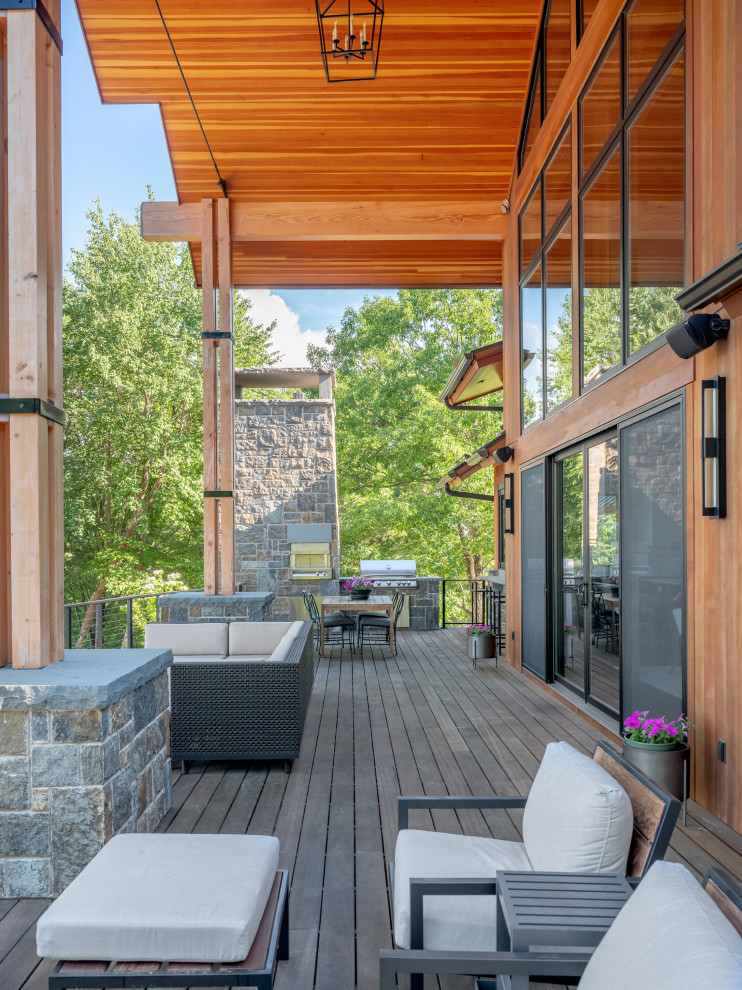 Mountain style deck photo in New York