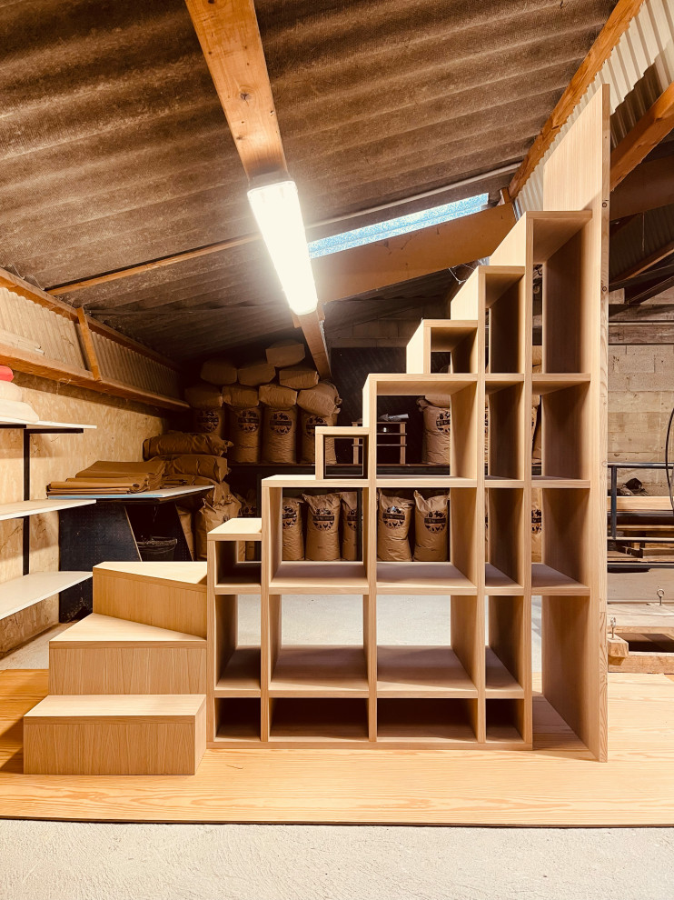 Escalier sur mesure avec rangements intégrés