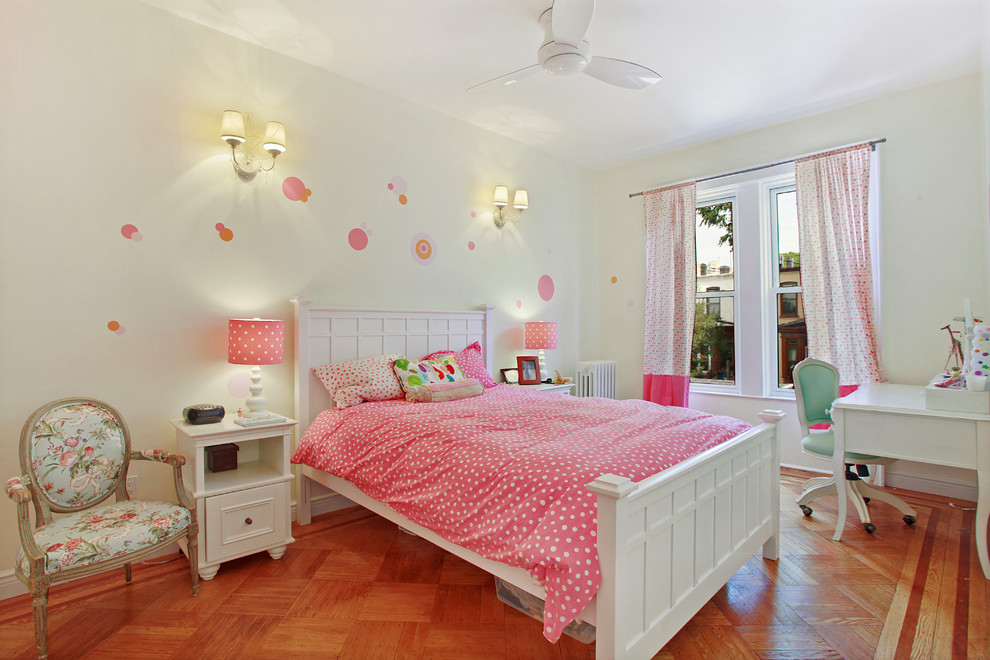 This is an example of a transitional kids' room for girls in New York.