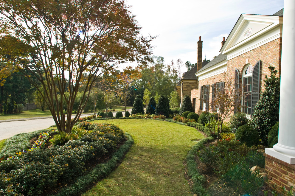 Louisiana Elegance Traditional Landscape Nashville by Gurley's