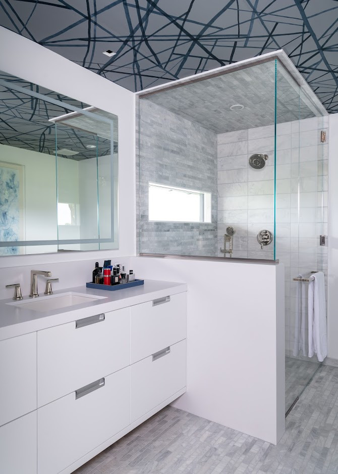 Grey theme bathroom