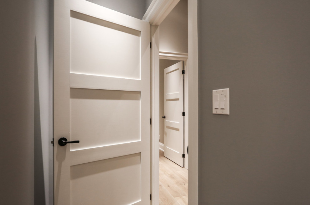 Inspiration for a rustic home design remodel in Toronto