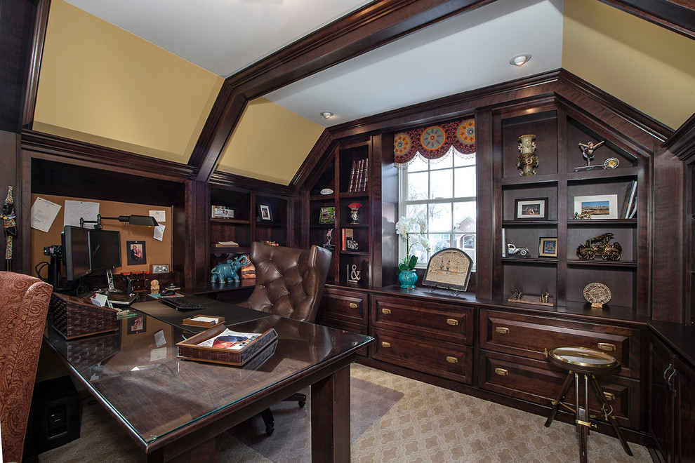 Design ideas for an arts and crafts home office in Detroit.
