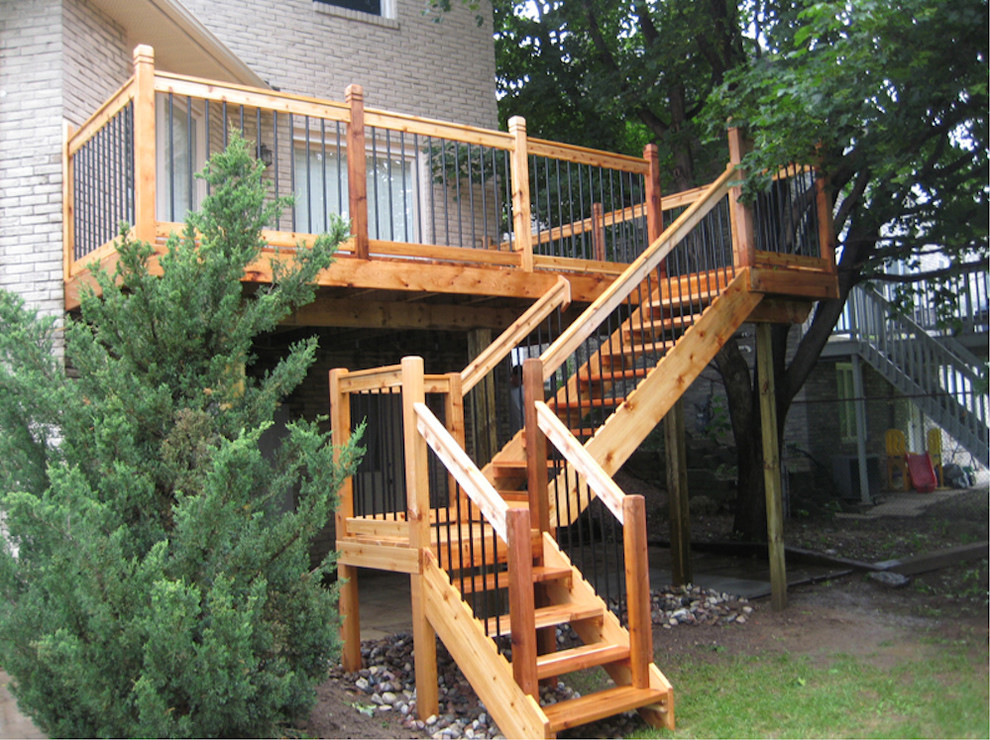 Photo of a small traditional backyard deck in Toronto with no cover.