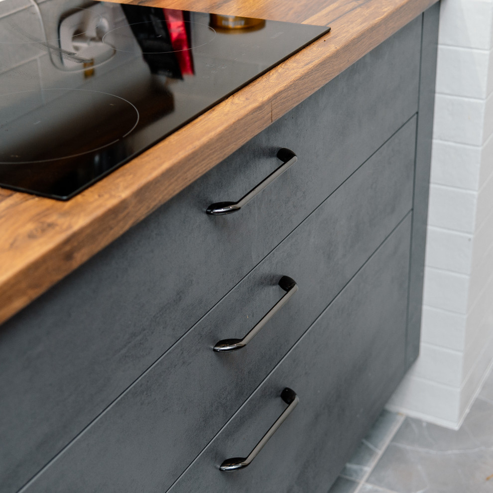 Кухня под бетон с оригинальной барной стойкой