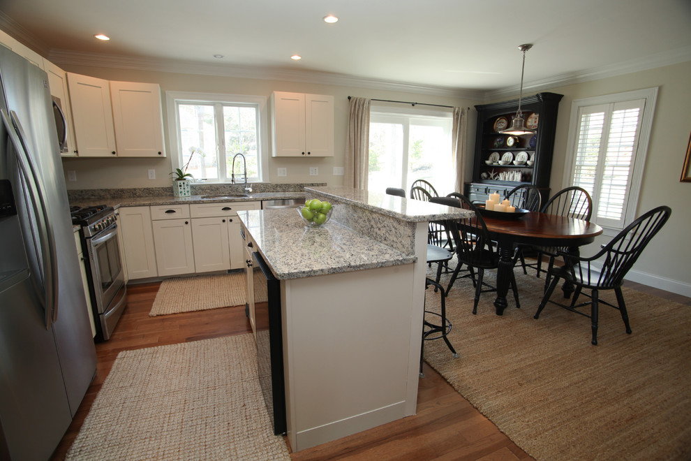 Transitional eat-in kitchen photo in Boston