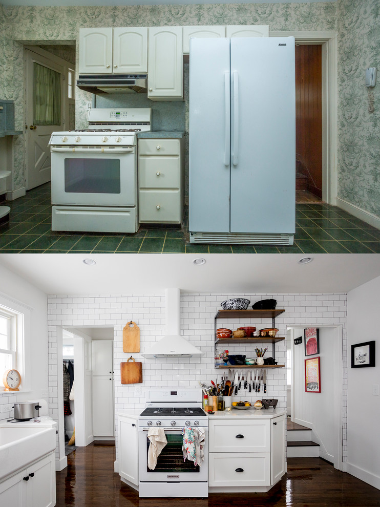 Eat-in kitchen - small transitional l-shaped dark wood floor eat-in kitchen idea in Boston with a farmhouse sink, shaker cabinets, white cabinets, quartz countertops, white backsplash, ceramic backsplash, white appliances and a peninsula