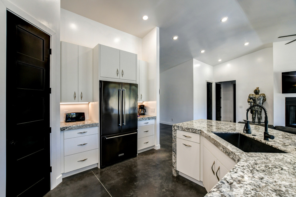 Kitchen - kitchen idea in Phoenix