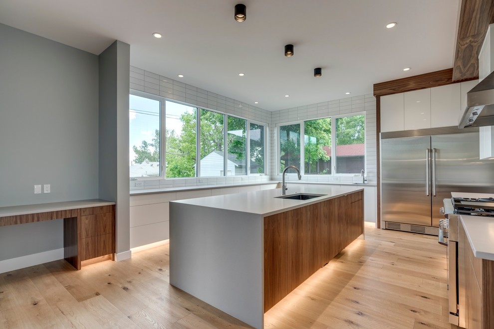 Transitional kitchen photo in Calgary