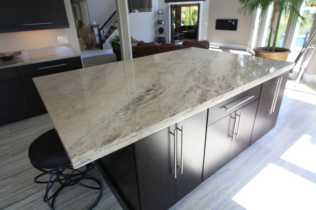 Mocha Vyara Granite Modern Kitchen Cleveland By