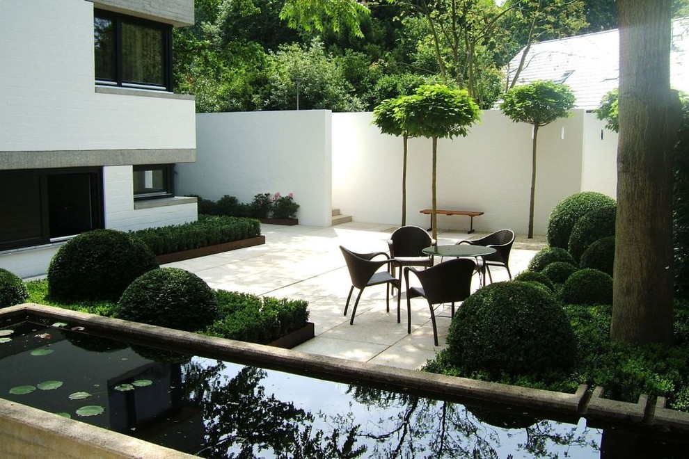 Innenhof Im Bauhausstil Modern Munich By Christian Grote Landschaftsarchitekt