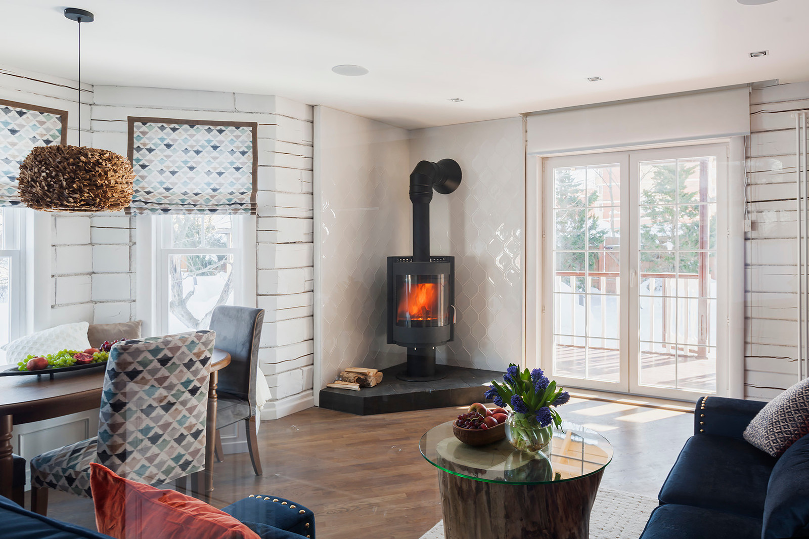 Гостиная под готовой крышей