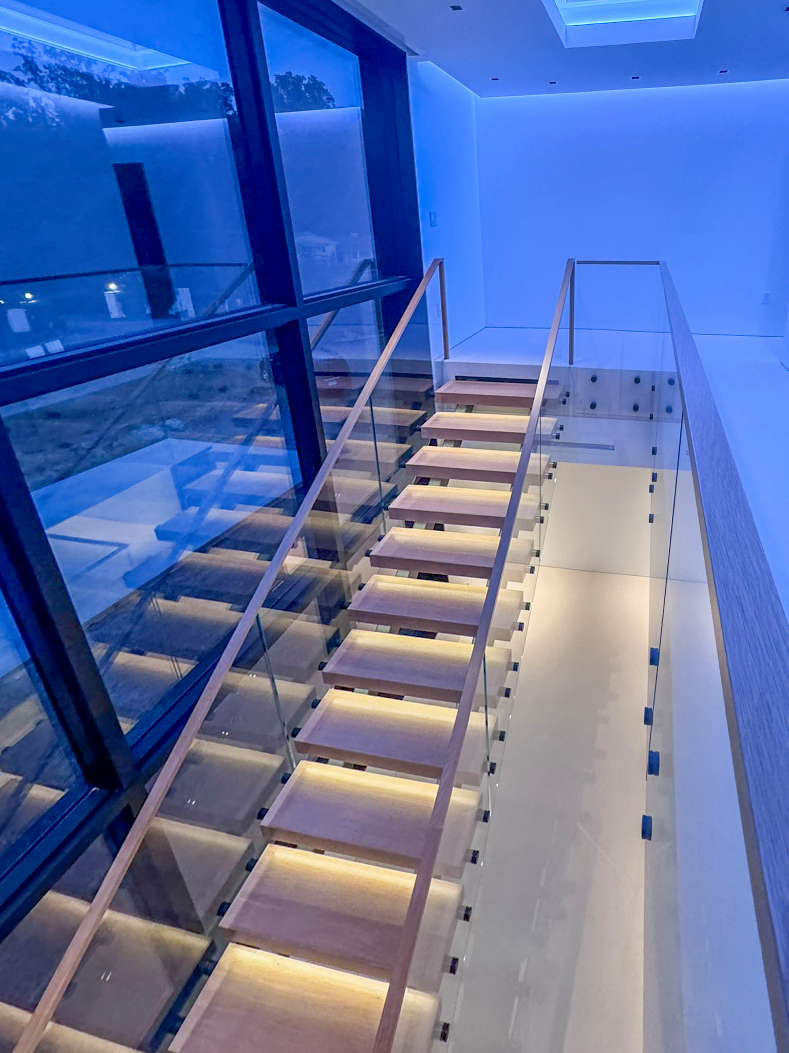 126_Visually Open and Light Contemporary Staircase, Mclean, VA 22102