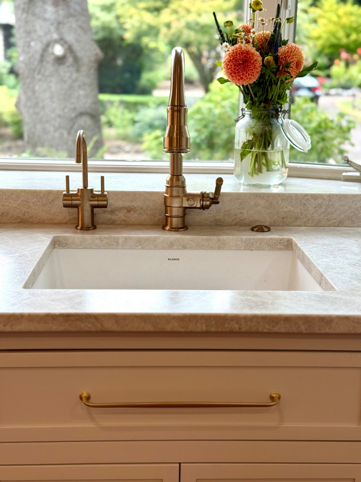 West Slope Modern Kitchen
