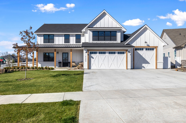 The Osprey - Country - House Exterior - Boise - by Solitude Homes | Houzz IE