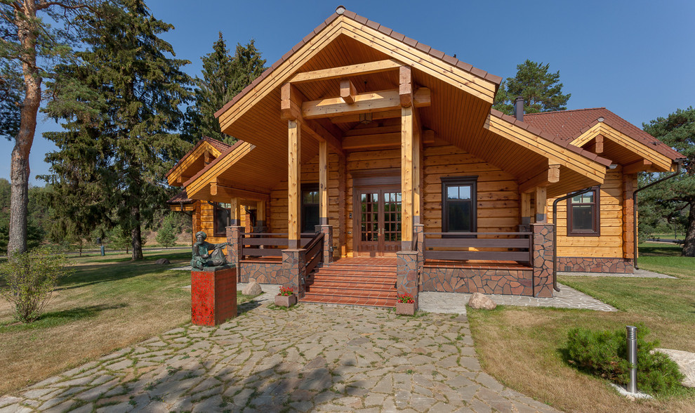 Деревянный дом в классическом стиле