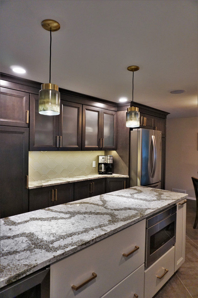 Transitional home design photo in New York