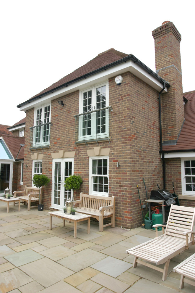 This is an example of a traditional balcony in Buckinghamshire.