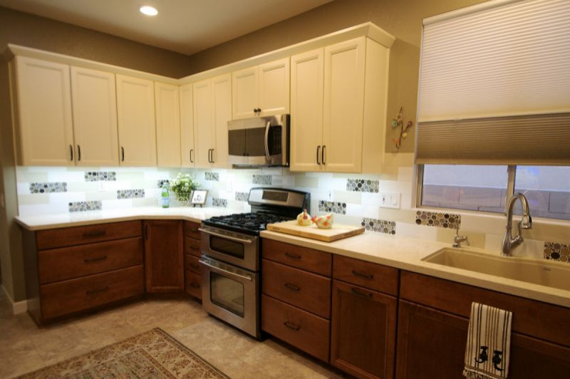 Home design - transitional home design idea in Phoenix