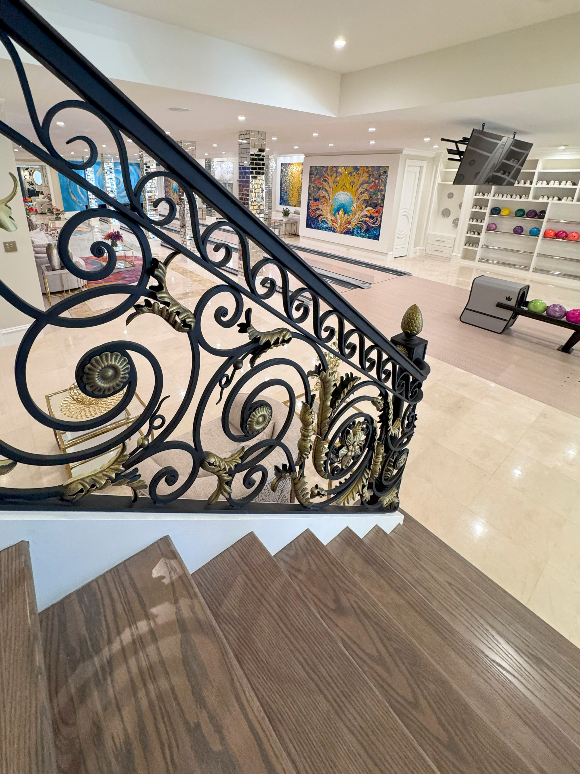 135_Vibrant Staircase with Touch of Historic Grandeur, Great Falls, VA 22066