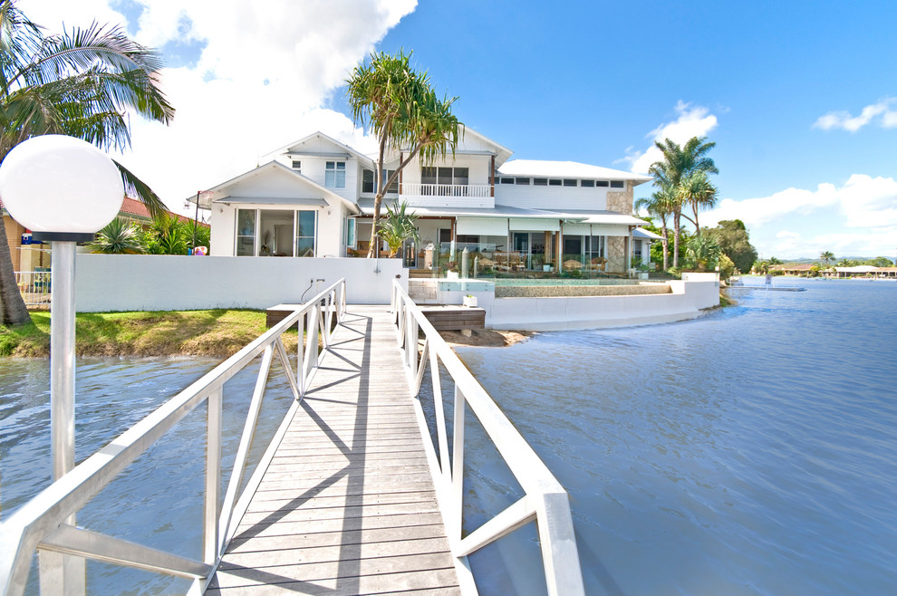 Inspiration for a beach style exterior in Gold Coast - Tweed.
