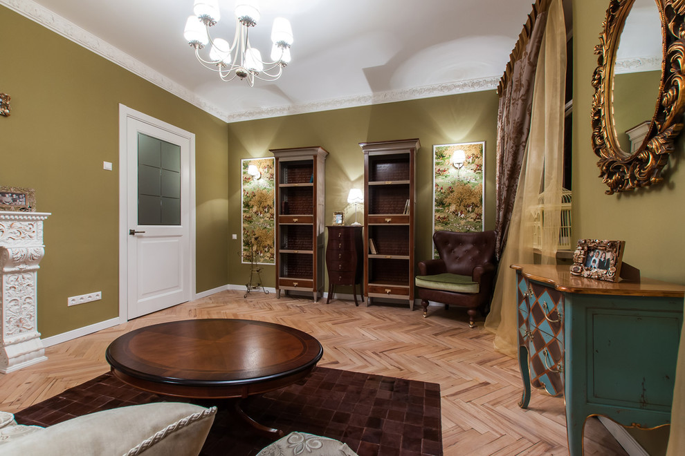 Диван, камин, библиотека