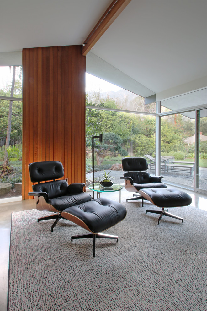 Inspiration for a midcentury home design in Los Angeles.