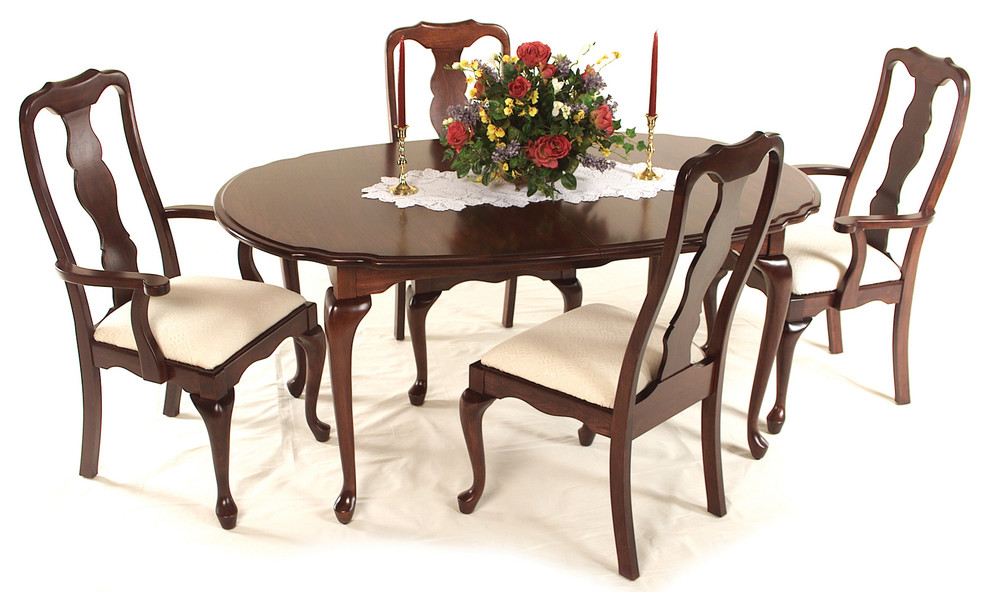 Queen Anne table and chairs