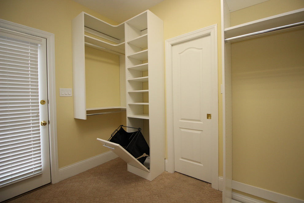 Home design - large transitional home design idea