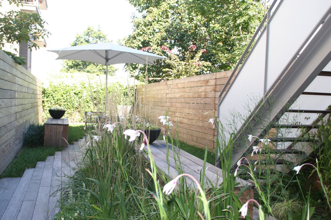 Narrow Townhouse Garden