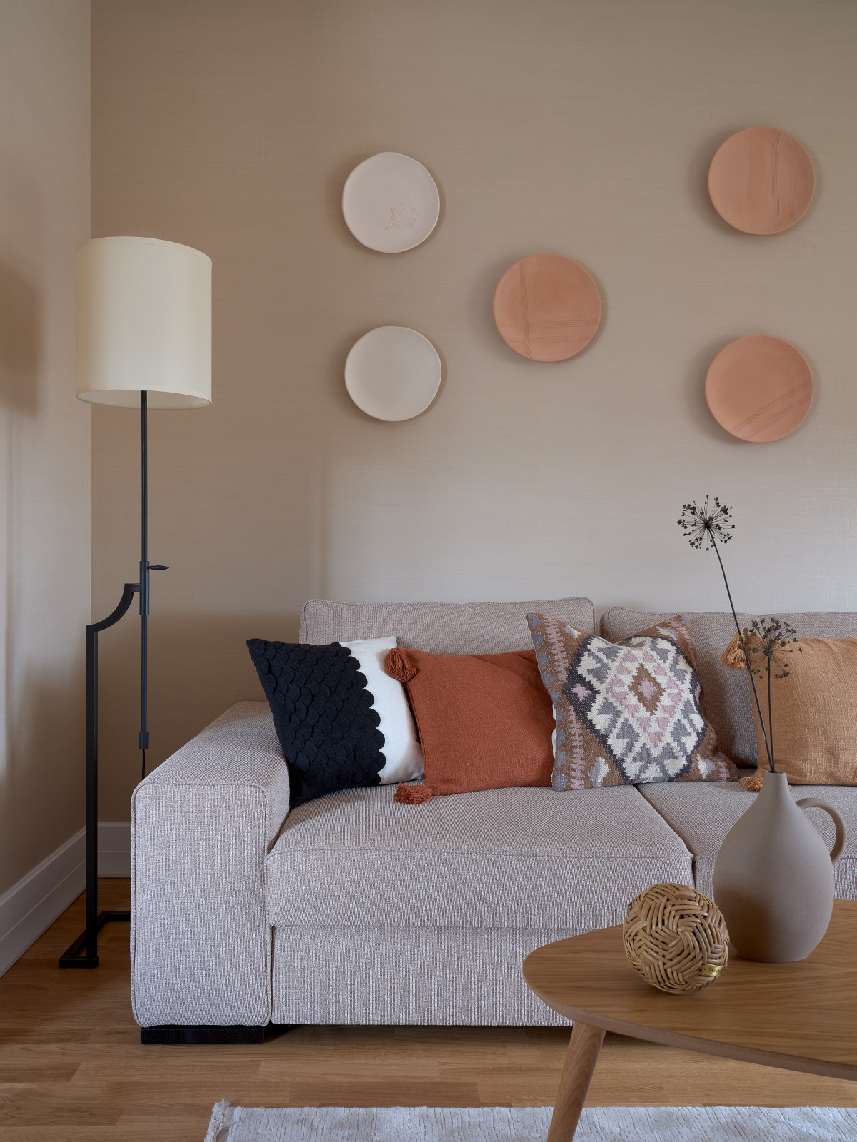 Уютный интерьер для семьи. Дизайнер Евгения Ивлиева. Публикация Идеи Вашего Дома