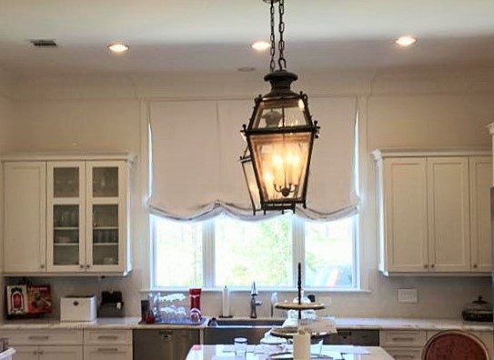Transitional home design photo in Houston