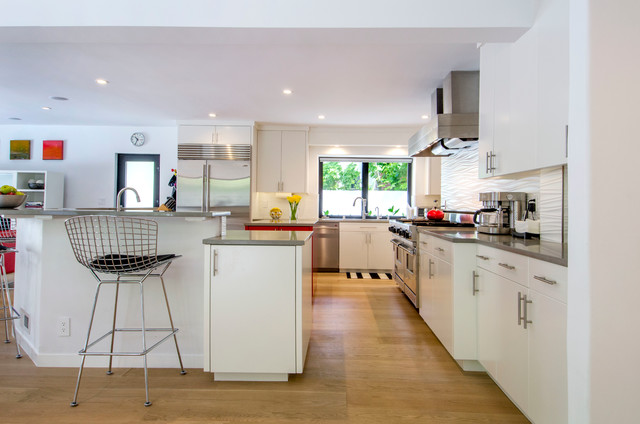 Midcentury modern open kitchen retro-koek