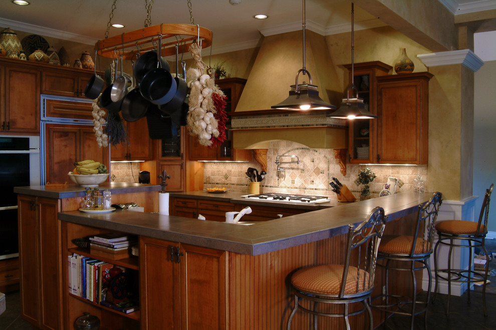 Kitchen - kitchen idea in Seattle
