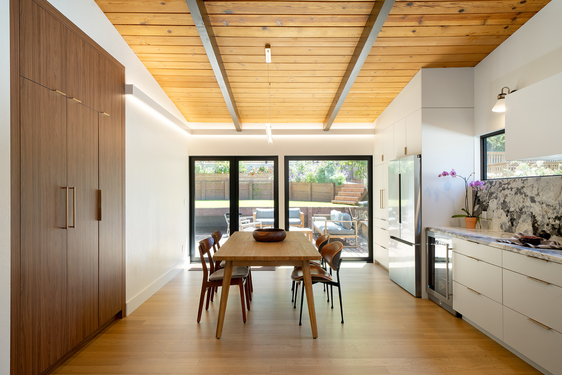 Warm Mid-Century Modern Home Remodel