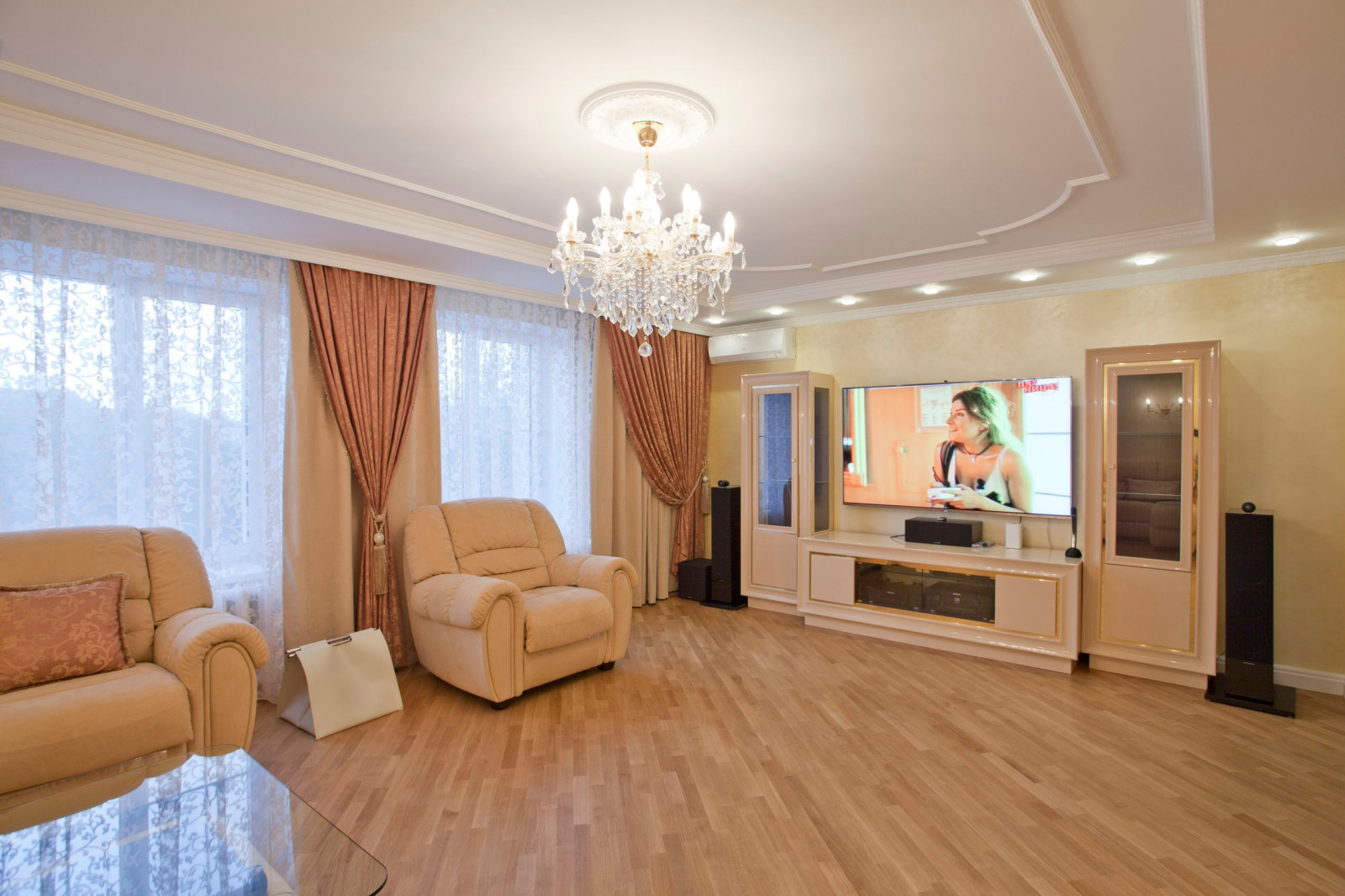 Квартира в классическом стиле. Романтичное настроение.