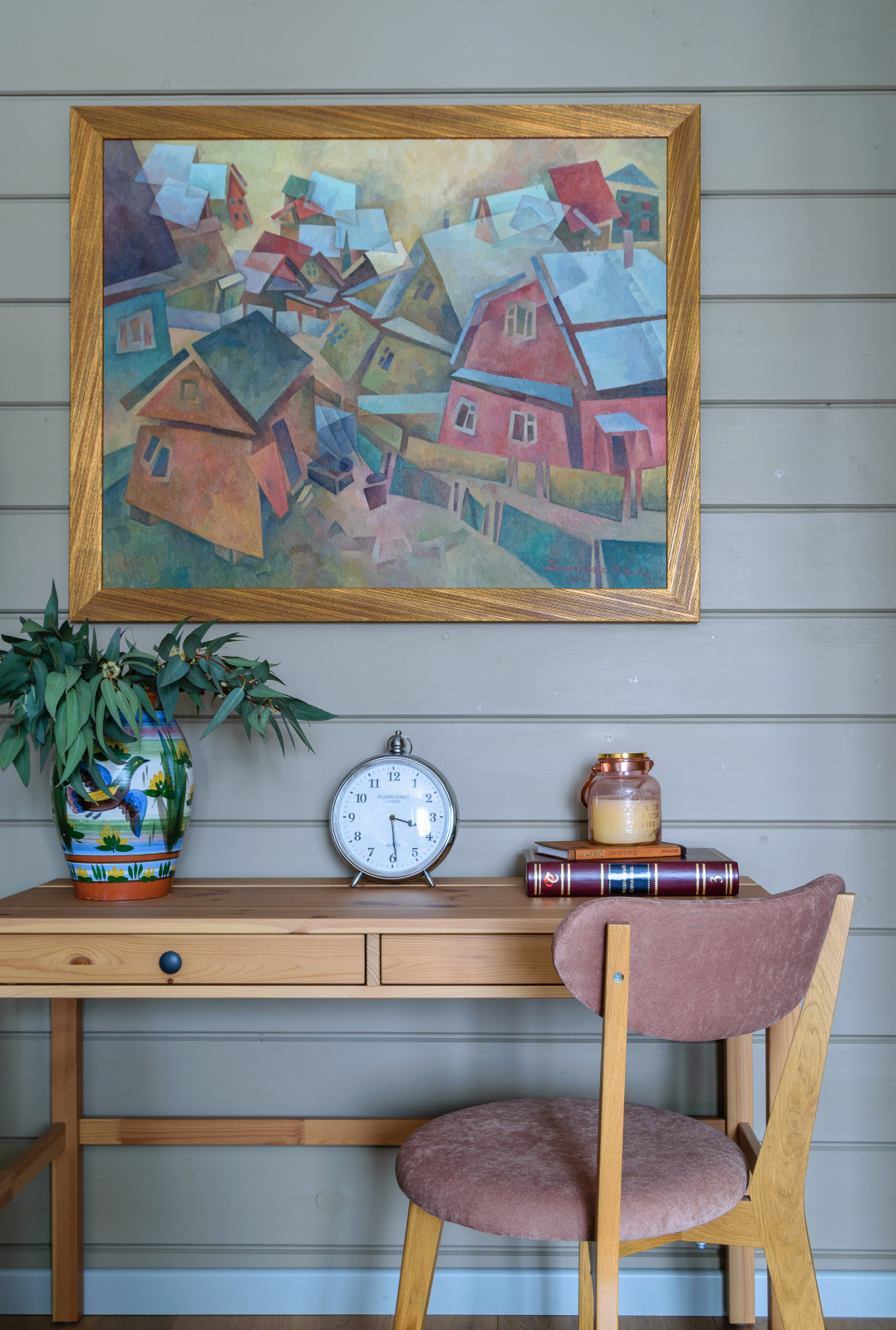 Уютный дом в скандинавском стиле с нотками английской классики