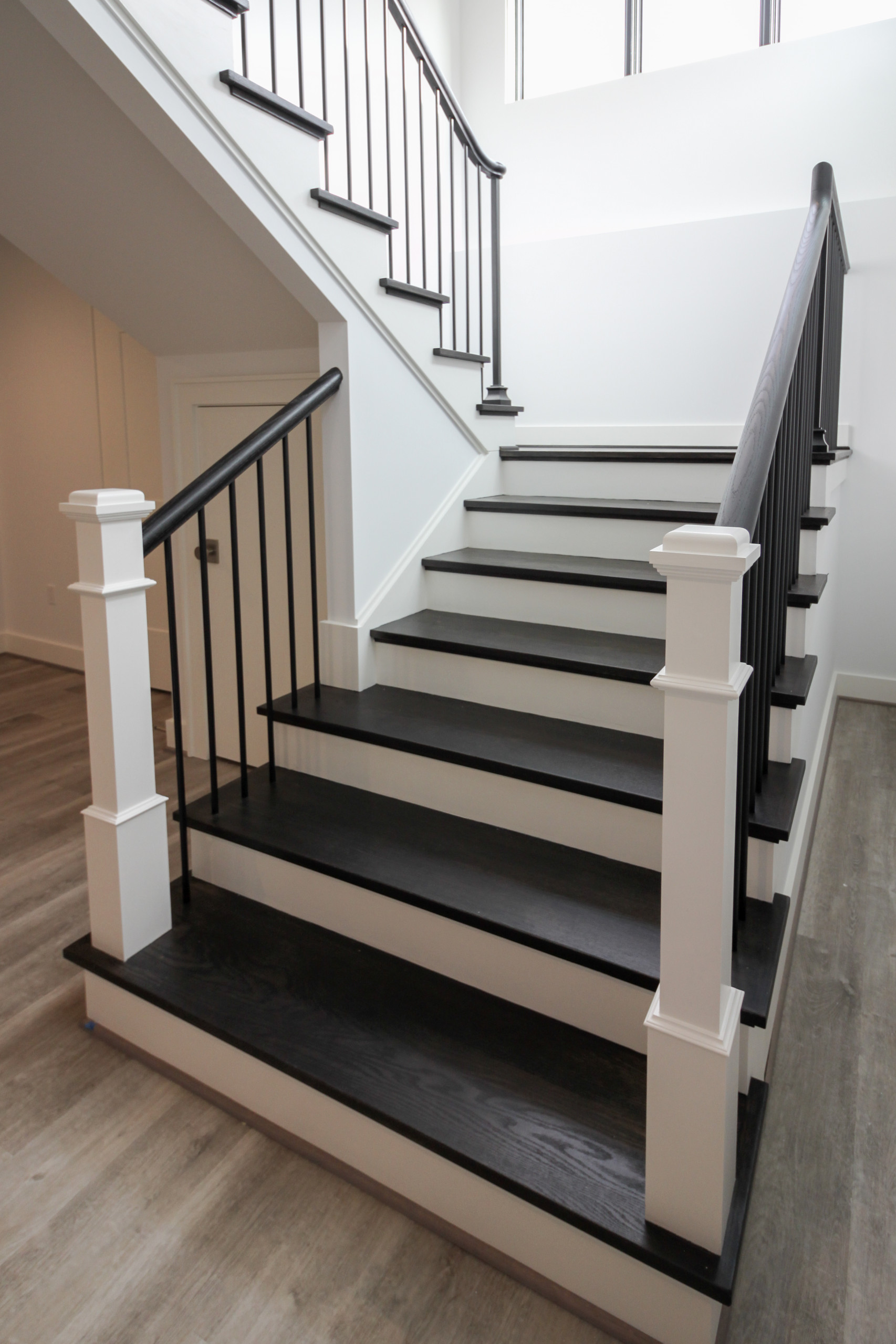 90_Classic Staircase with a Contemporary Twist, McLean VA 22101