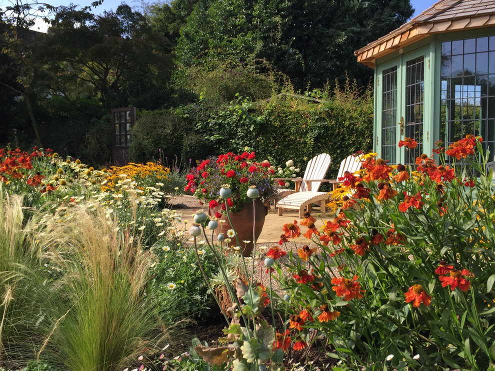 Manor Park, Burley in Wharfedale Farmhouse Other by Helen Taylor Landscape and Garden