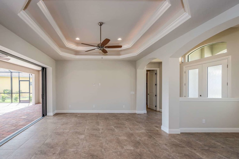 Transitional home design photo in Miami