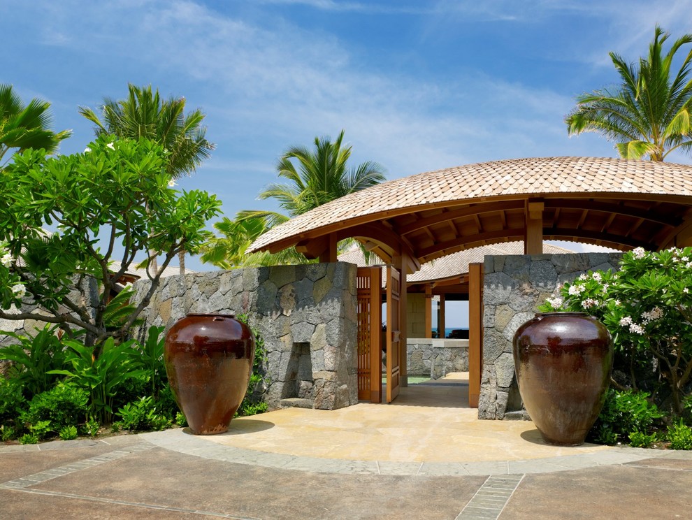 Design ideas for a tropical entryway in Hawaii.