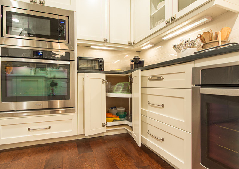 Transitional eat-in kitchen photo in Austin with shaker cabinets and white cabinets