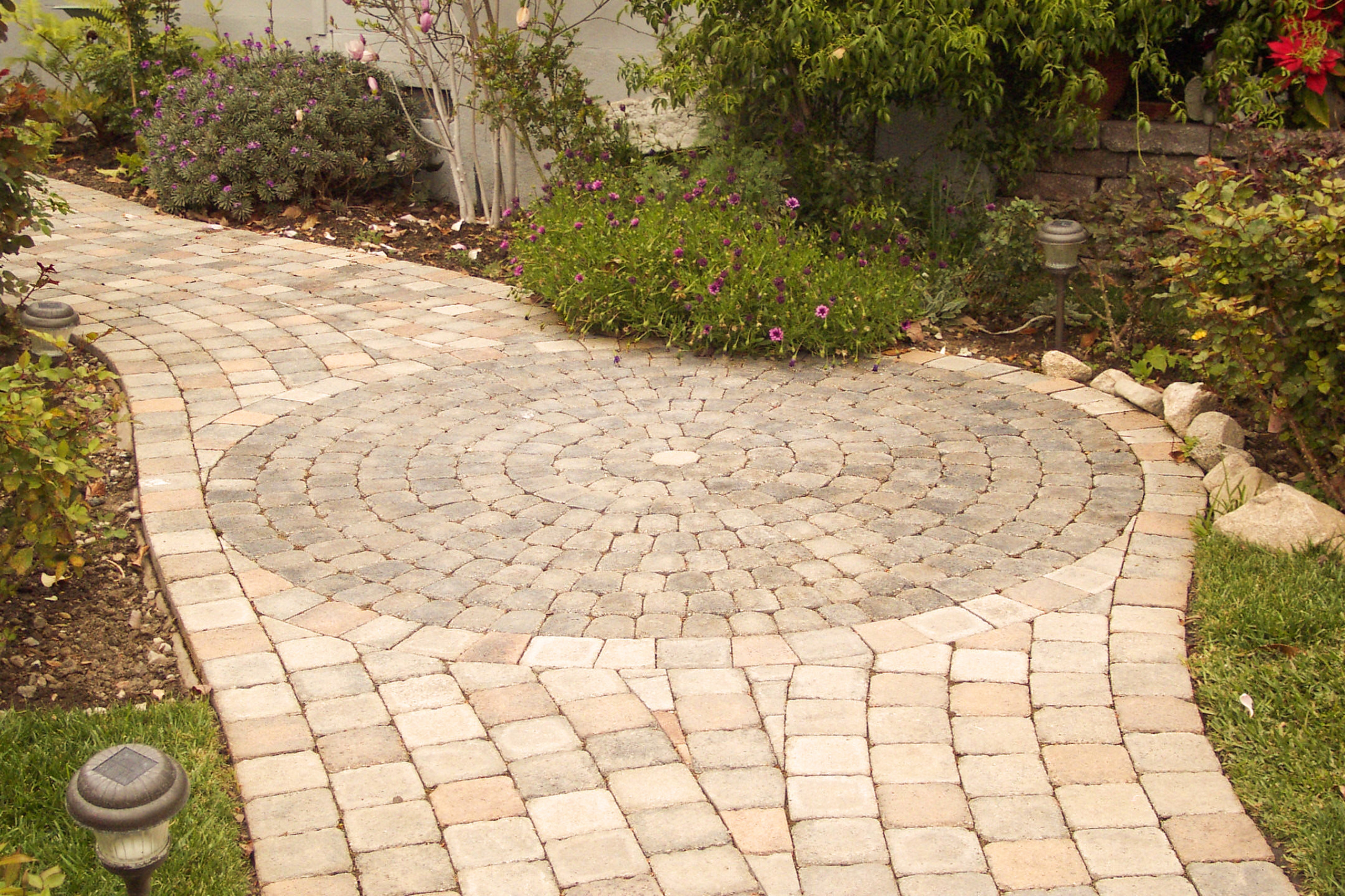 Circular Pattern Walkway Feature