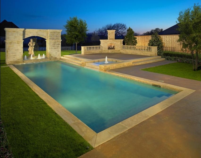 Photo of a contemporary pool in Dallas.