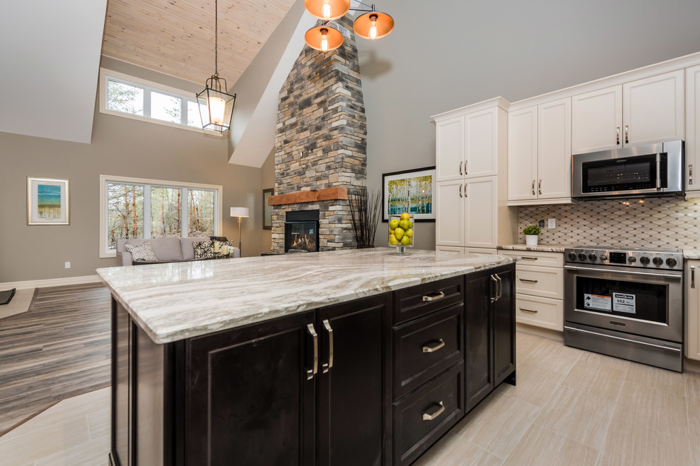 Kitchen - rustic kitchen idea in Toronto