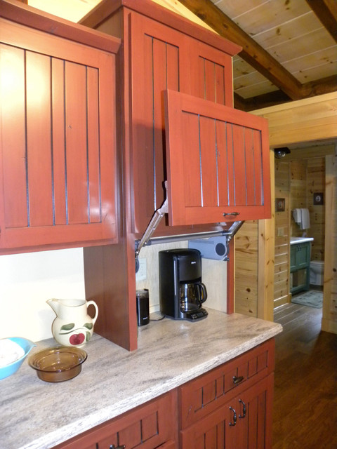 Lift-up door on appliance garage - Farmhouse - Kitchen 