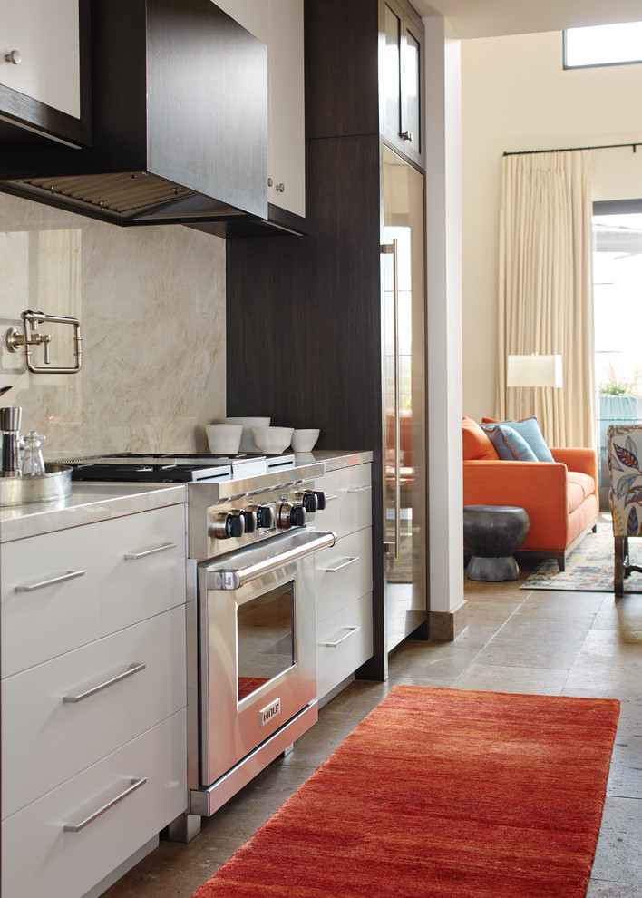 Kitchen - transitional kitchen idea in Phoenix