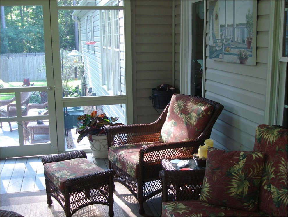Photo of a tropical sunroom in Other.
