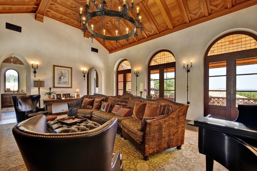 Transitional home design photo in Austin